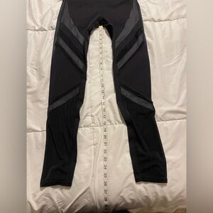 Women’s Medium ALO YOGA leggings
